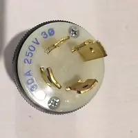 [185-01-014] ENCHUFE 4 PATILLAS 30AMP 125/250VOL TURNLOCK HBL2721